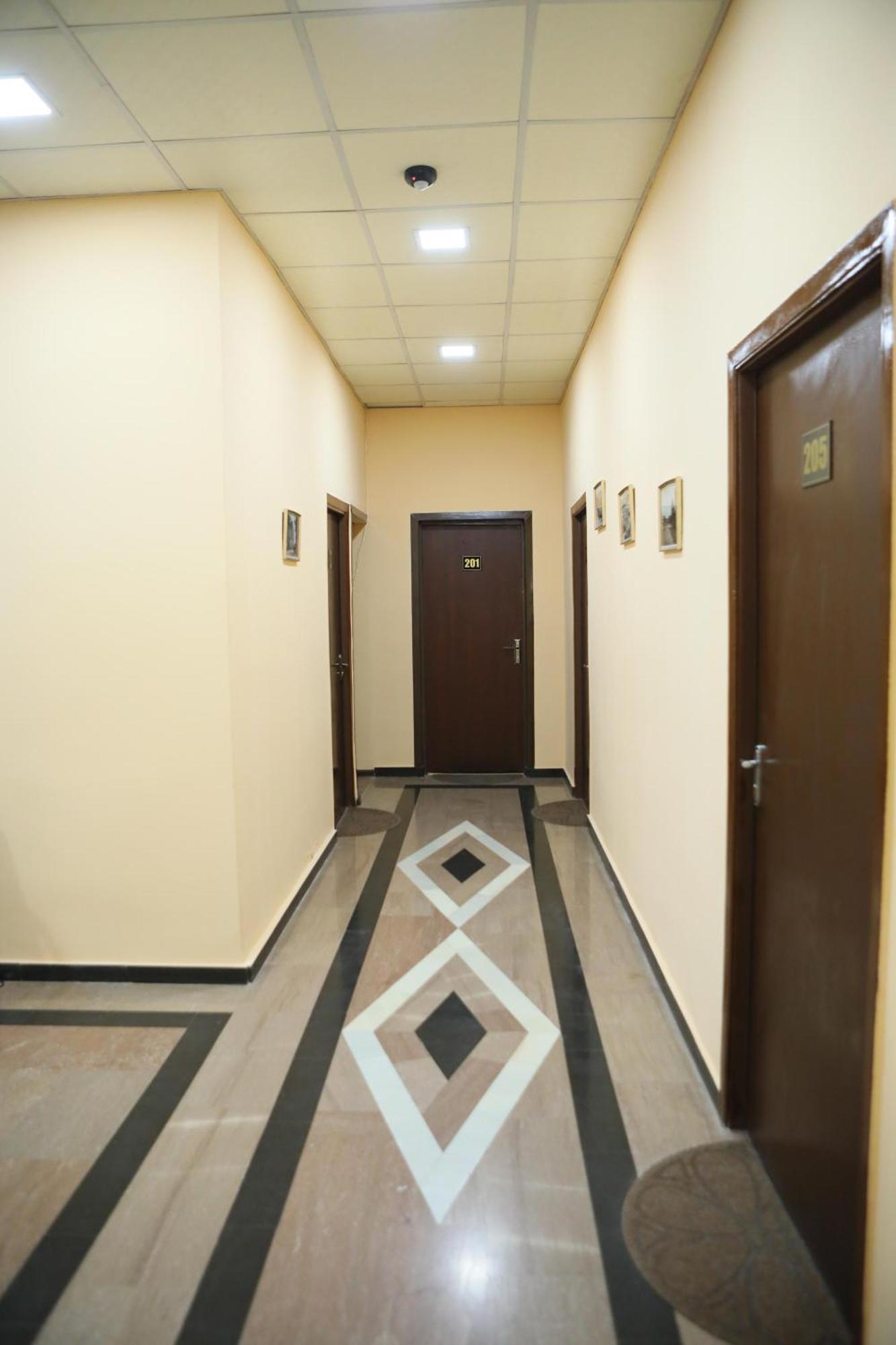 Elko Hotel Erevan Esterno foto