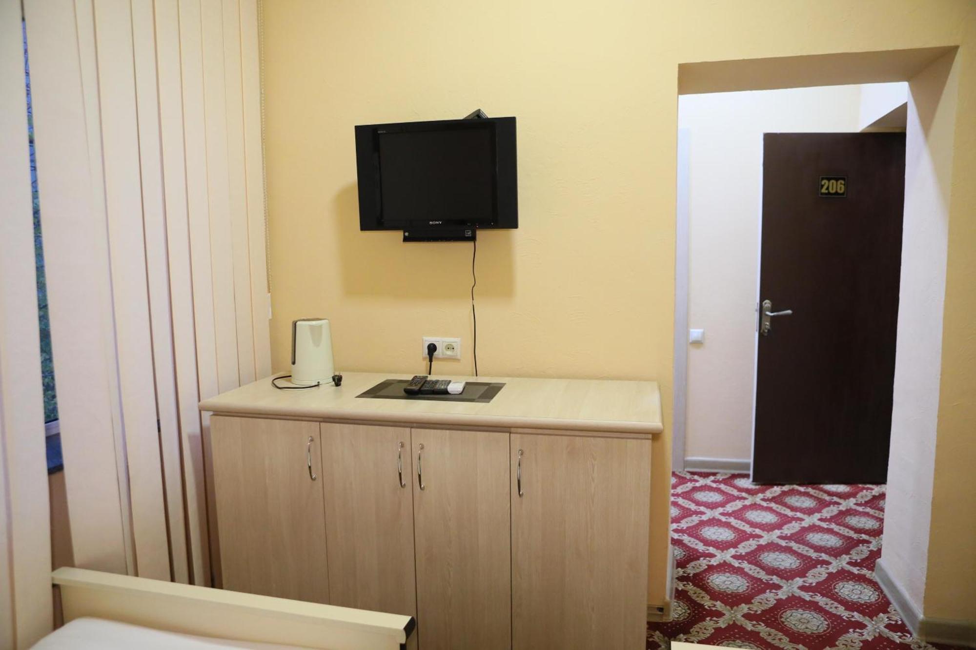 Elko Hotel Erevan Esterno foto