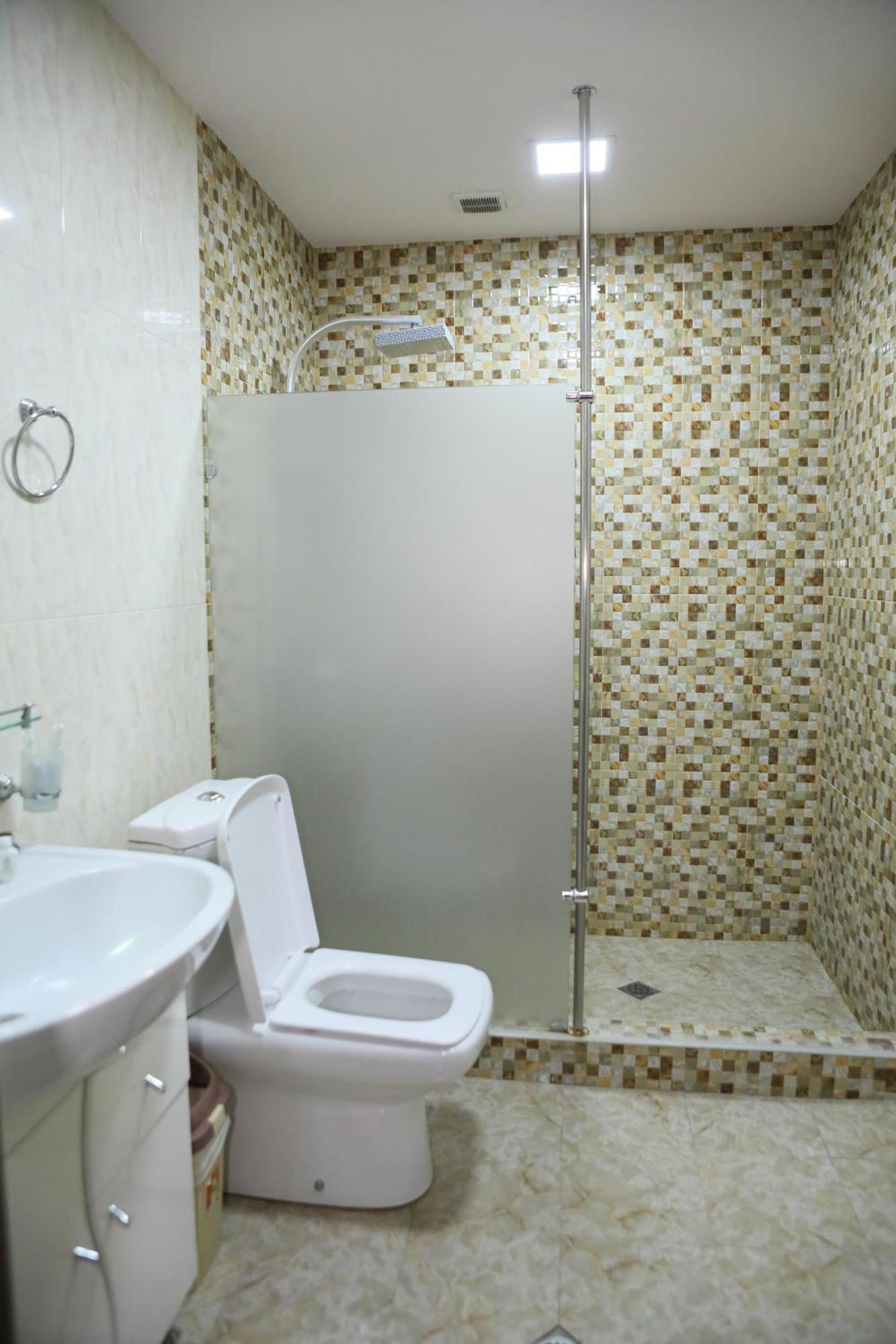 Elko Hotel Erevan Esterno foto